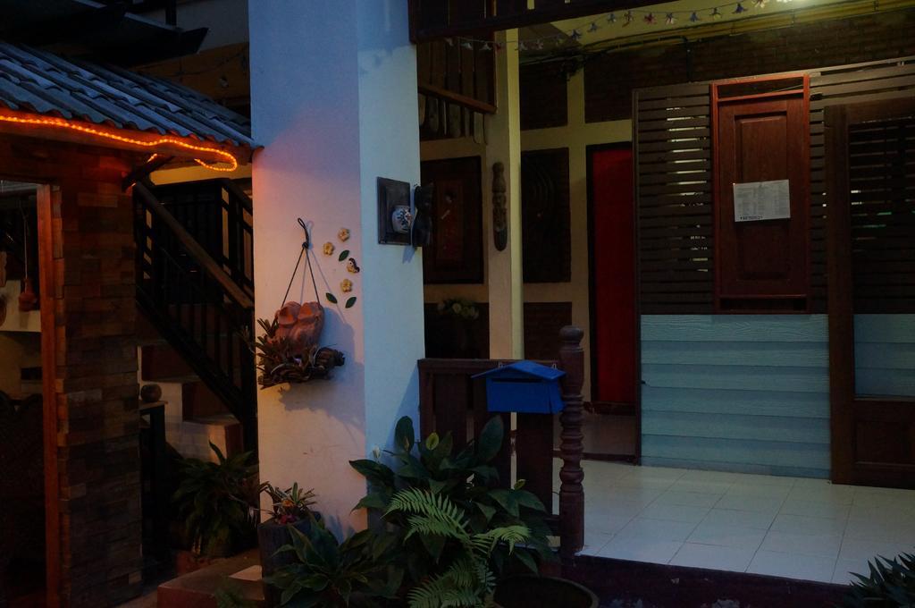 Tanyahouse Hotel Чианг Рай Екстериор снимка